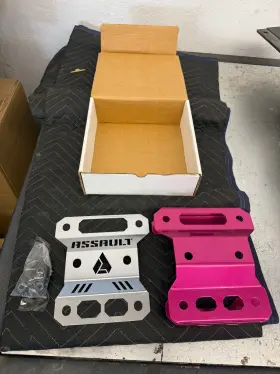 40101rr9101 Assault Industries Can-am X3 Rear Radius Rod Reinforcement Plate. Pink/silver