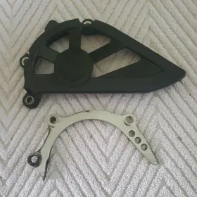 23810-hpi-6010 Honda 23810-hp1-6010 Trx450r Front Sprocket Cover Genuine Oem #
