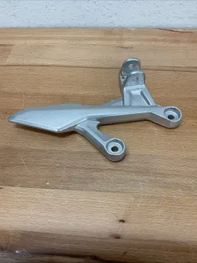 50700-mjw-j00 Honda Holder L. Main Step Oem