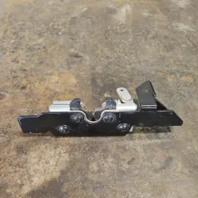 Auc13486 John Deere Gator Xuv835 Xuv865 Left Side Door Latch And Bracket