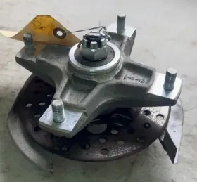 Kawasaki 39186-1064 87-04 Mojave 250 Oem Front Right Knuckle Spindle Rotor Hub Disc