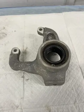 1822946 Polaris 10-19 Sportsman 850 10-14 550 Oem Front Right Steering Knuckle
