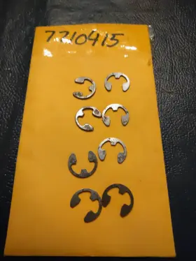 7710415 Polaris 8 Oem Rings Retainer New
