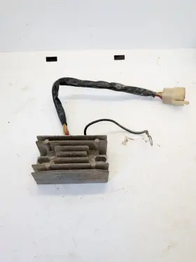 4943 Suzuki 1986 230 Lt230 Lt Shaft Four Wheeler Voltage Regulator Rectifier