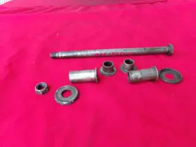 61211-19a00 Suzuki Lt250r Quadracer Swingarm Pivot Shaft 1985-1992 Oem Nice