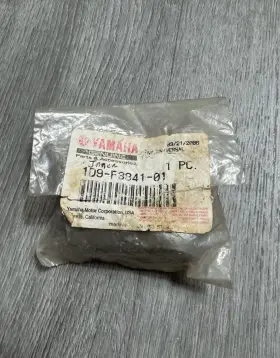 1d9-f3841-01 Yamaha New Genuine Universal Joint Free Shipping