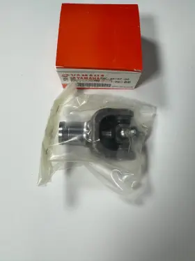 2hc-46107-00-00 Yamaha 2hc461070000 New Oem Genuine Cross Joint Comp 2