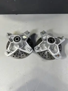 3gd-23501-10-00 Yamaha 98 Banshee Warrior Raptor 350 Front Hubs 90-06 Vapor Blasted Rotors Used Read