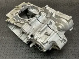 5tg-15100-01-00 Yamaha 06-13 Yfz450 Crankcase Cases Oem Yfz 450 Fast Ship B